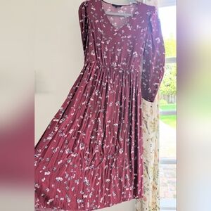 Banana Republic V-neck 3/4 Sleeve Burgundy Floral Long Sleeve Dress S/Small